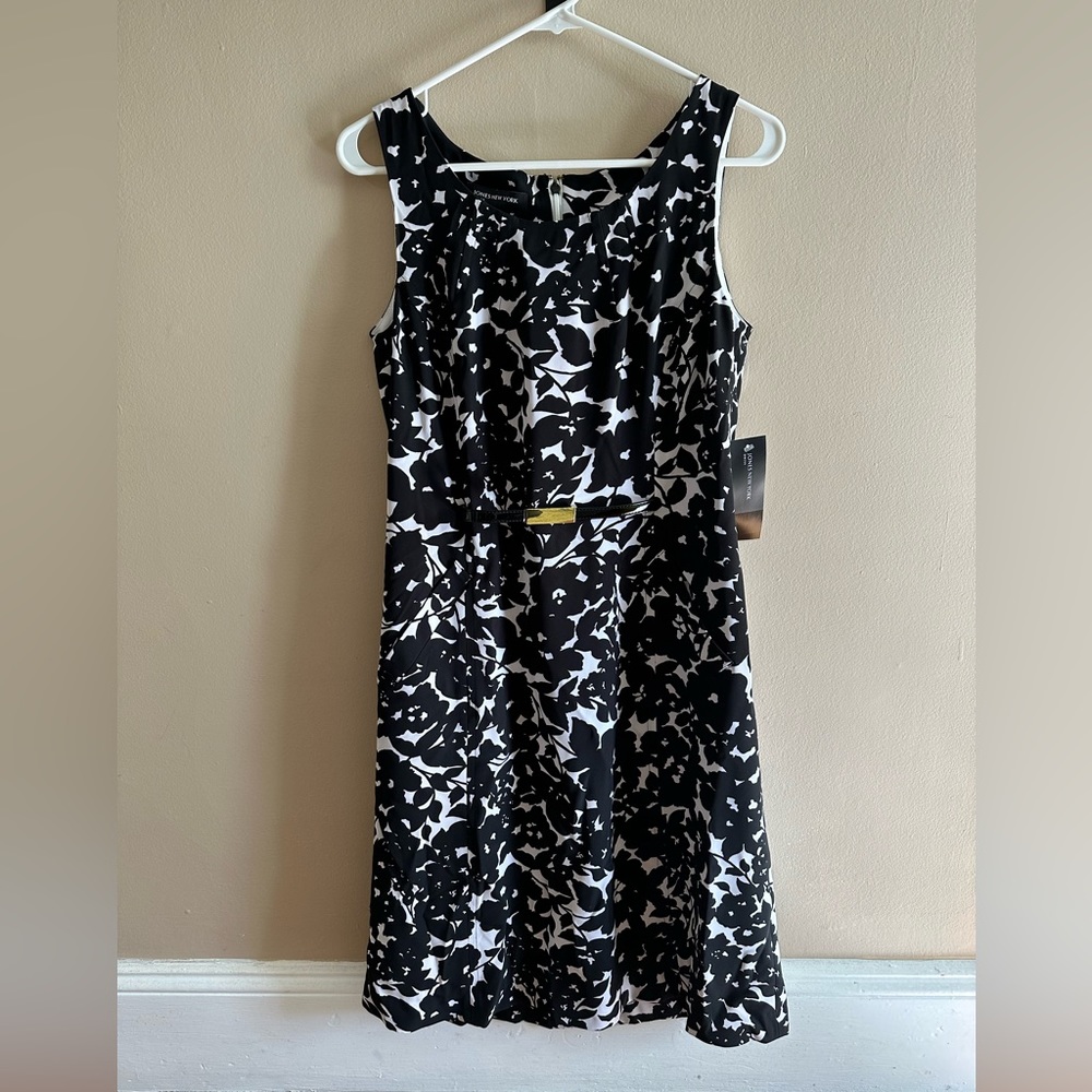 NWT Jones New York Black & White Floral Dress Size 8